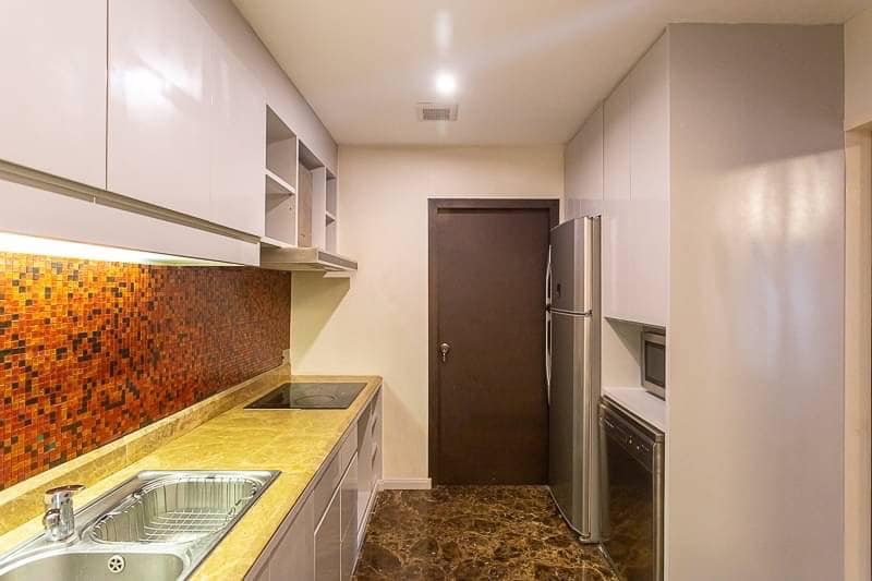 Spacious 3-bed, 2-bath condo, 142 sqm, newly renovated at Supreme Ville, Yen Akat. Peaceful living with premium amenities for 60K THB/month.