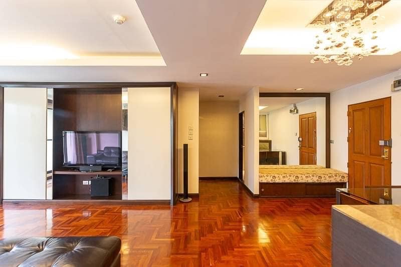 Spacious 3-bed, 2-bath condo, 142 sqm, newly renovated at Supreme Ville, Yen Akat. Peaceful living with premium amenities for 60K THB/month.