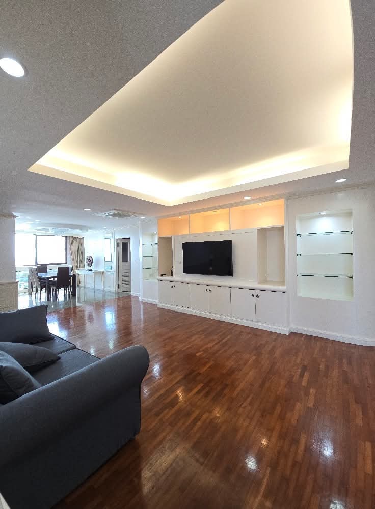 3-Bedroom 3-Bathroom 223 sqm Condo for Rent at President Park Sukhumvit 24, 65,000 THB/month, Near Phrom Phong BTS