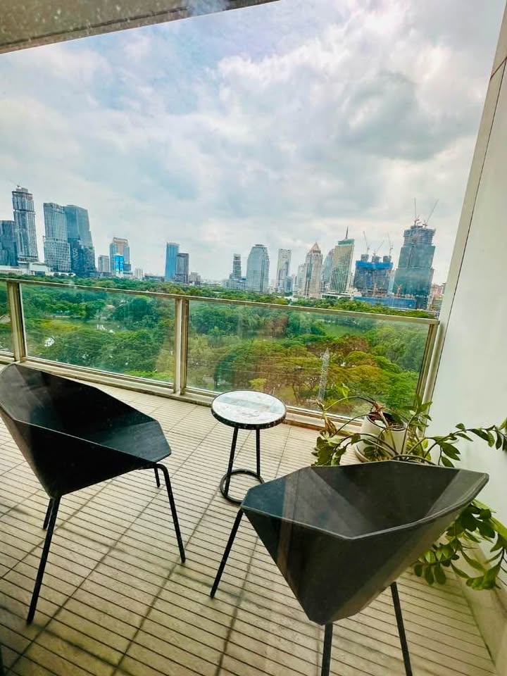 Luxury 2-Bedroom 2-Bathroom condo at 185 Rajadamri, 135 sqm, 155,000 THB/month. Prime location near BTS Rajadamri, shopping, and dining.