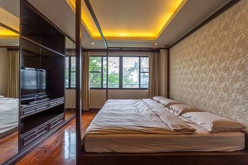 Spacious 3-bed, 2-bath condo, 142 sqm, newly renovated at Supreme Ville, Yen Akat. Peaceful living with premium amenities for 60K THB/month.