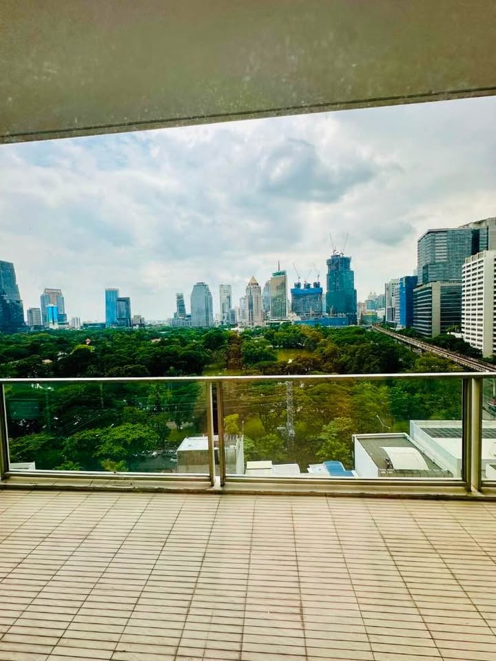 Luxury 2-Bedroom 2-Bathroom condo at 185 Rajadamri, 135 sqm, 155,000 THB/month. Prime location near BTS Rajadamri, shopping, and dining.