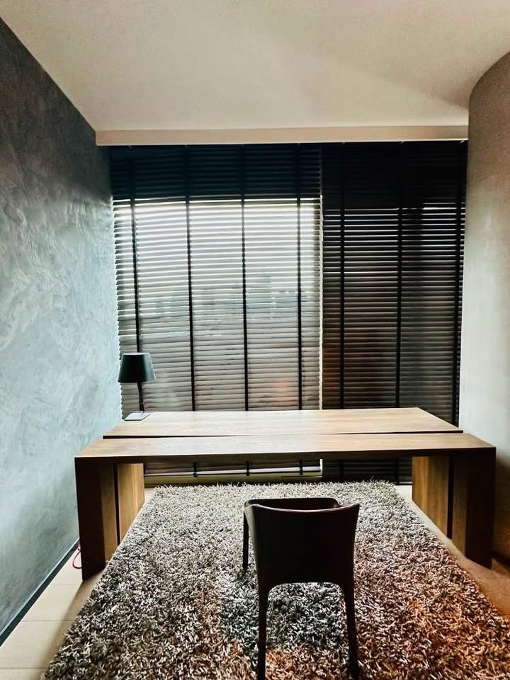 Luxury 2-Bedroom 2-Bathroom condo at 185 Rajadamri, 135 sqm, 155,000 THB/month. Prime location near BTS Rajadamri, shopping, and dining.