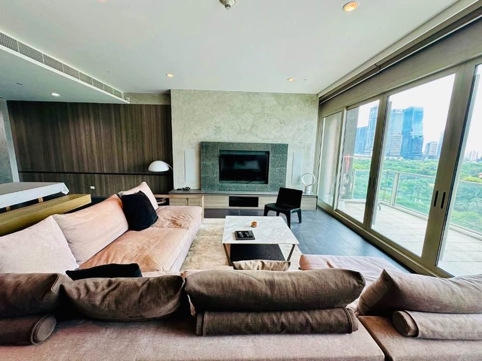 Luxury 2-Bedroom 2-Bathroom condo at 185 Rajadamri, 135 sqm, 155,000 THB/month. Prime location near BTS Rajadamri, shopping, and dining.