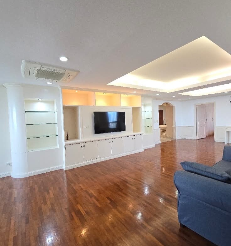 3-Bedroom 3-Bathroom 223 sqm Condo for Rent at President Park Sukhumvit 24, 65,000 THB/month, Near Phrom Phong BTS