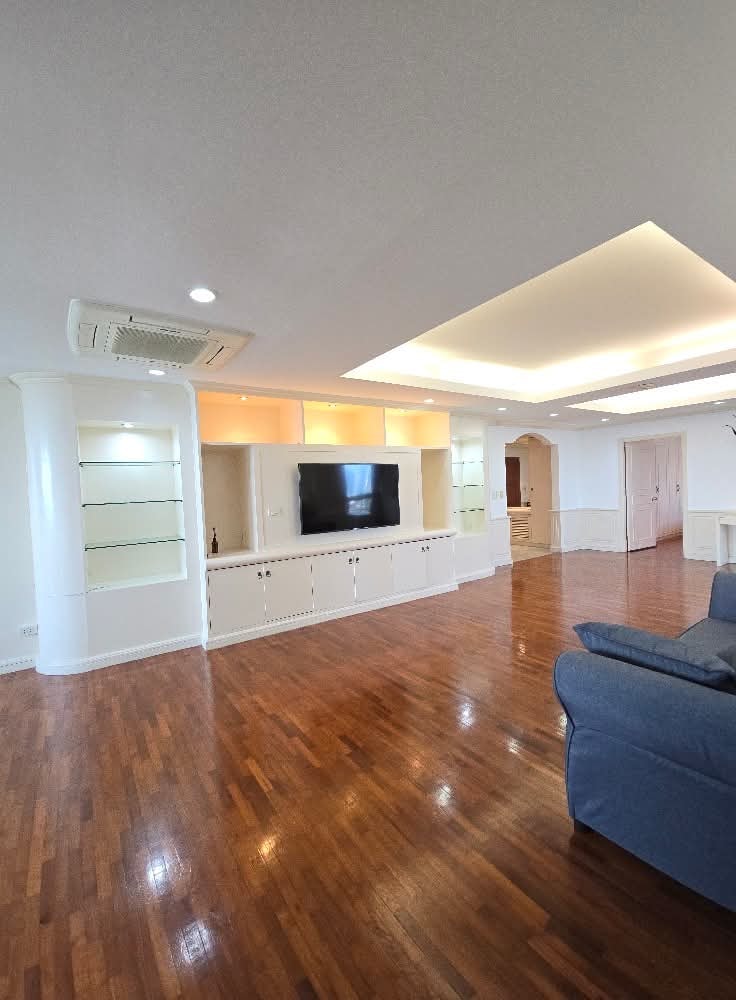 3-Bedroom 3-Bathroom 223 sqm Condo for Rent at President Park Sukhumvit 24, 65,000 THB/month, Near Phrom Phong BTS