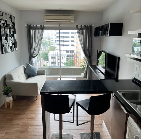 Fully furnished 1-bedroom, 1-bathroom condo at The Seed Musee, 43 sqm, for sale at 5,350,000 THB in Khlong Toei, Bangkok. Prime location near Sukhumvit and BTS.