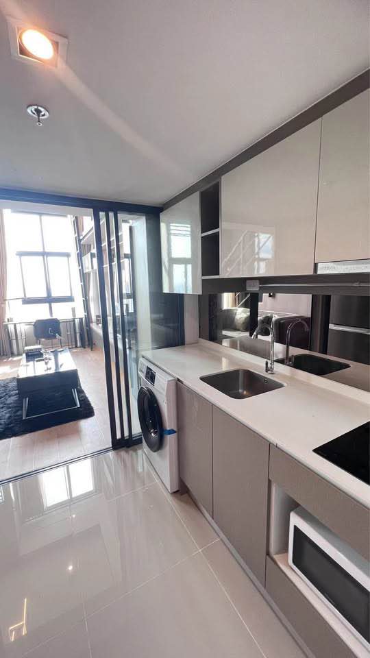 1-BR Condo at Ideo Rama 9 - Asoke, 35 sqm, high floor, near Phra Ram 9 MRT. Rent: 28,000 THB/month. Fully furnished with modern amenities.