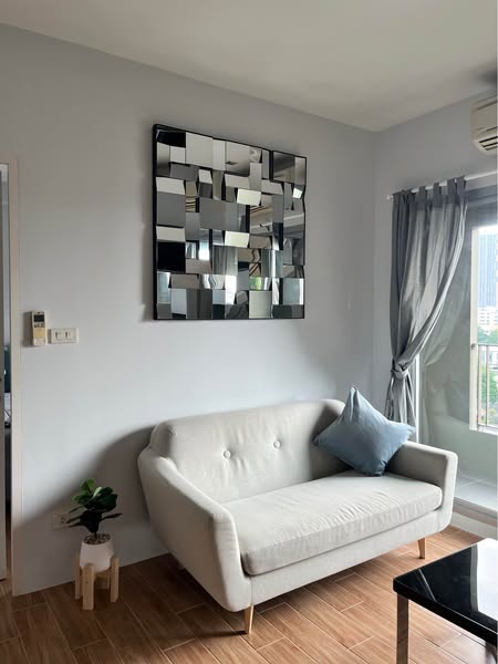 Fully furnished 1-bedroom, 1-bathroom condo at The Seed Musee, 43 sqm, for sale at 5,350,000 THB in Khlong Toei, Bangkok. Prime location near Sukhumvit and BTS.