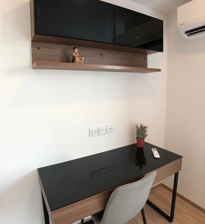 Rent a fully furnished 1-bedroom condo at Taka Haus, Ekkamai. 44 sqm, 5th floor, 21,800 THB/month. Modern amenities, close to BTS Ekkamai, Gateway Ekkamai
