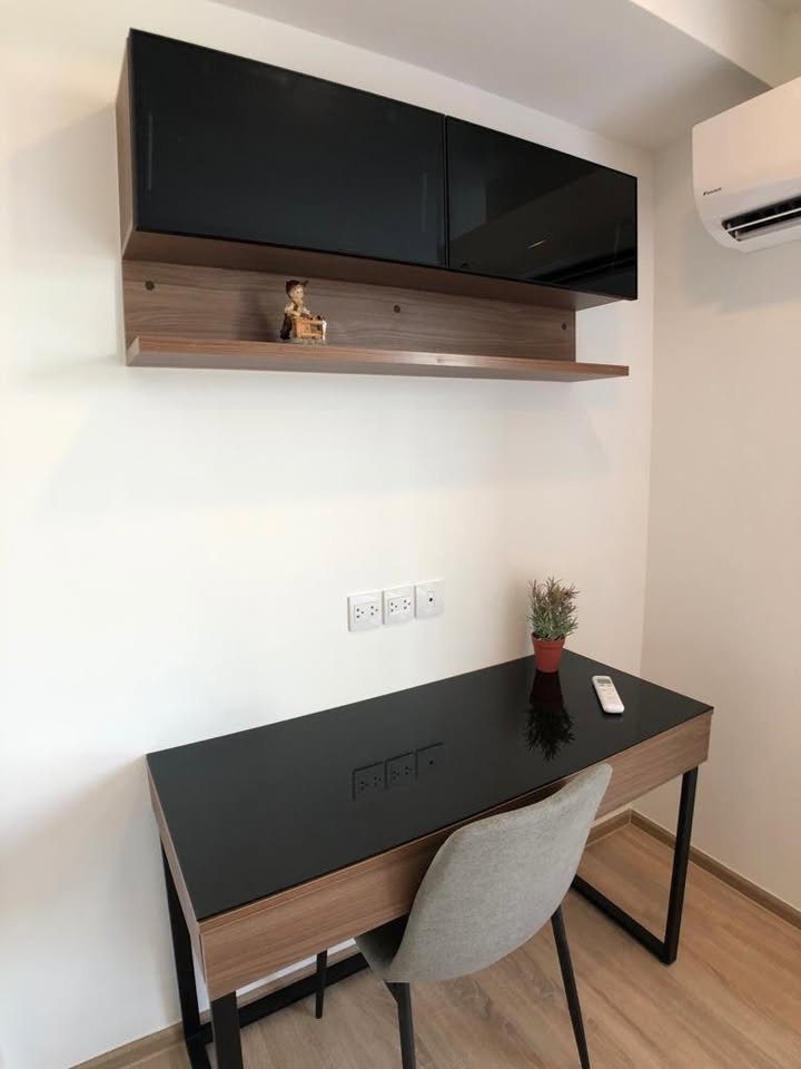 Rent a fully furnished 1-bedroom condo at Taka Haus, Ekkamai. 44 sqm, 5th floor, 21,800 THB/month. Modern amenities, close to BTS Ekkamai, Gateway Ekkamai