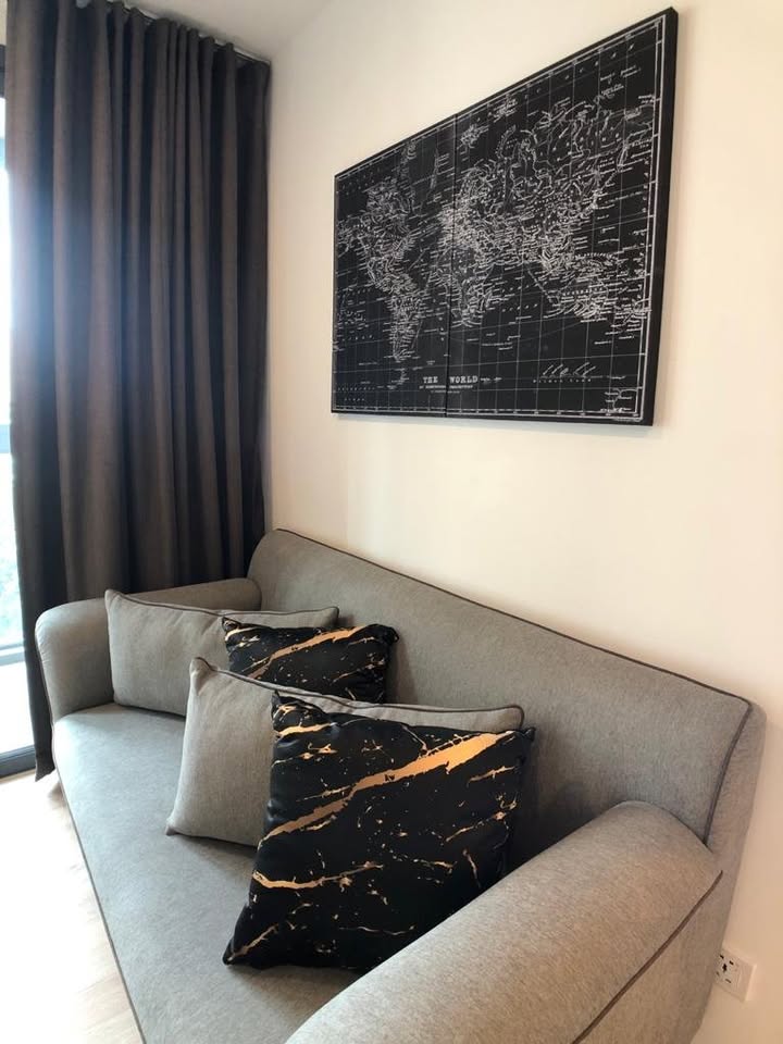 Rent a fully furnished 1-bedroom condo at Taka Haus, Ekkamai. 44 sqm, 5th floor, 21,800 THB/month. Modern amenities, close to BTS Ekkamai, Gateway Ekkamai