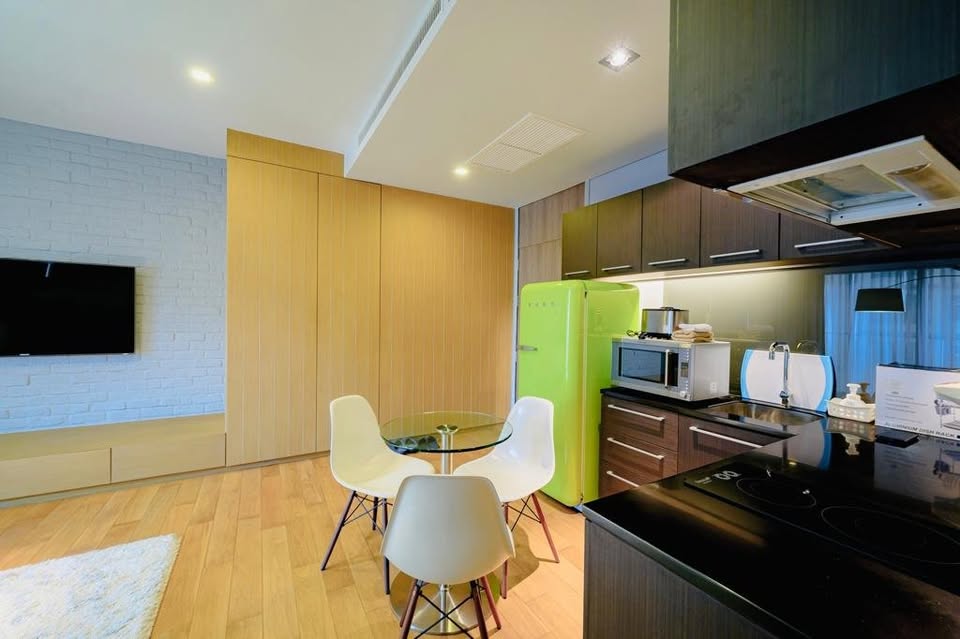 1-Bedroom 1-Bathroom 53 sqm Condo for Rent at Noble Solo, Near BTS Thong Lo, 30,000 THB/Month