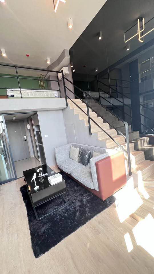 1-BR Condo at Ideo Rama 9 - Asoke, 35 sqm, high floor, near Phra Ram 9 MRT. Rent: 28,000 THB/month. Fully furnished with modern amenities.