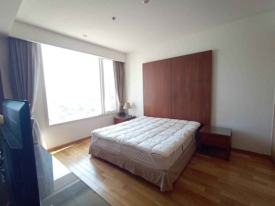 Spacious 2-Bedroom Condo for Rent at The Empire Place Sathorn. Fully furnished, 100 sqm, 7th floor. Prime location near BTS Chong Nonsi. Rent: 45,000 THB/month