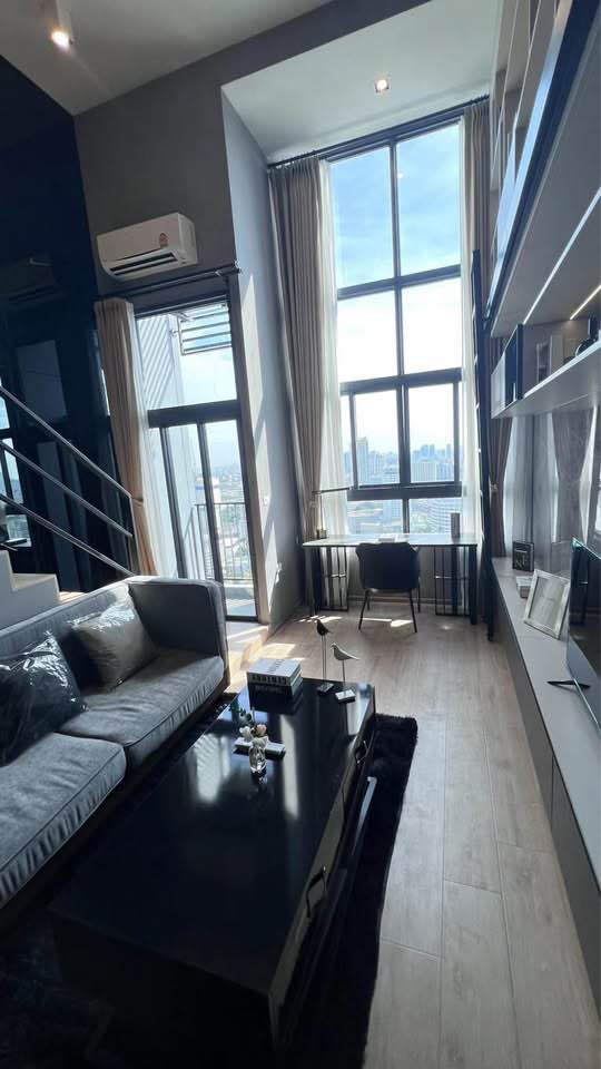 1-BR Condo at Ideo Rama 9 - Asoke, 35 sqm, high floor, near Phra Ram 9 MRT. Rent: 28,000 THB/month. Fully furnished with modern amenities.