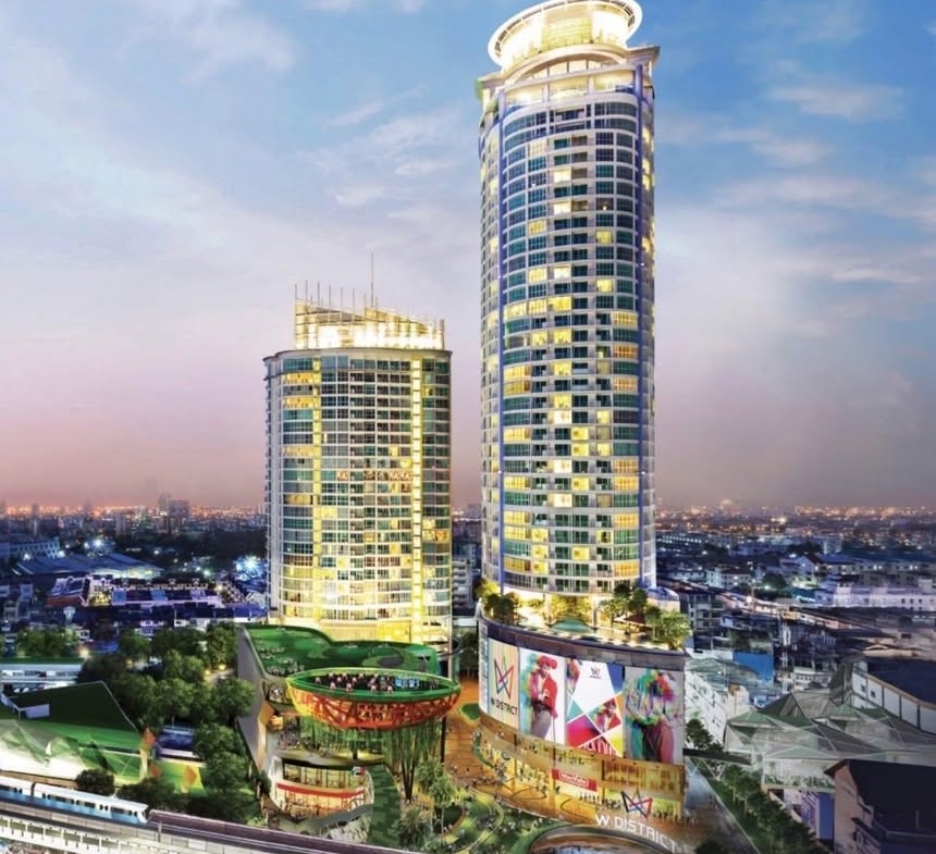Rent a luxurious 1-bedroom condo at Skywalk Residences, Sukhumvit. Located on the 38th floor, fully furnished 51.77 sqm near BTS Phra Kanong for 22,000/month.