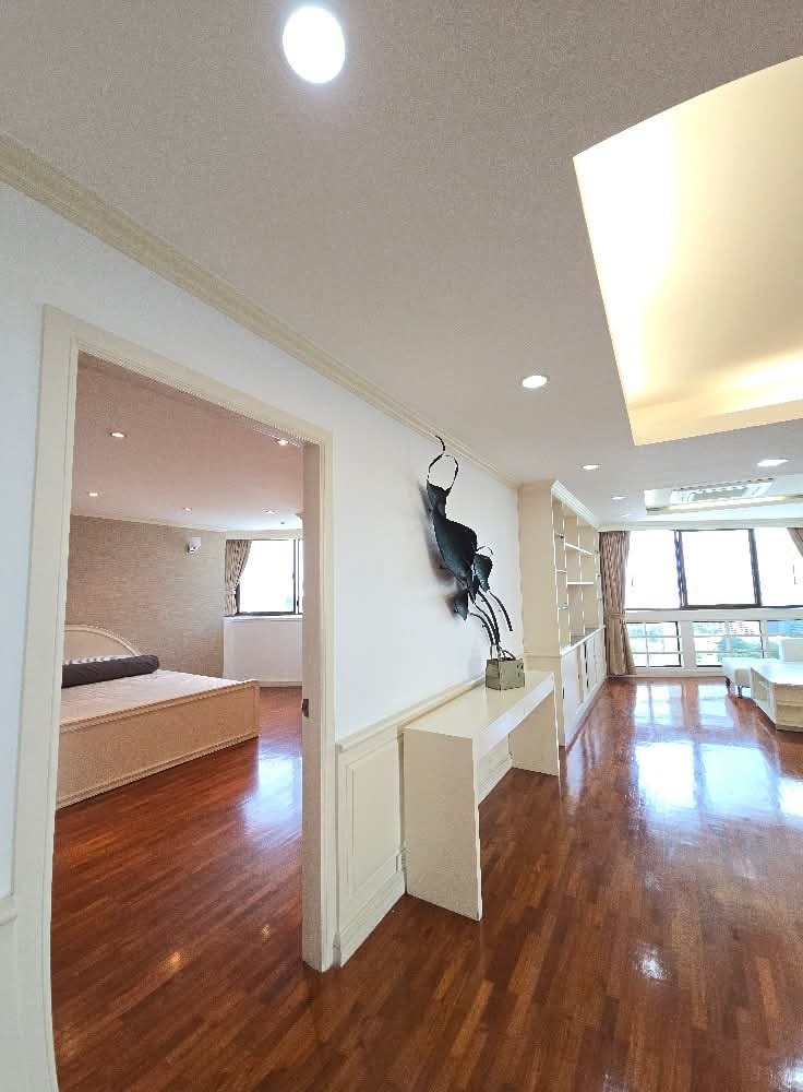 3-Bedroom 3-Bathroom 223 sqm Condo for Rent at President Park Sukhumvit 24, 65,000 THB/month, Near Phrom Phong BTS
