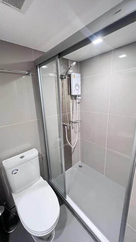 1-BR Condo at Ideo Rama 9 - Asoke, 35 sqm, high floor, near Phra Ram 9 MRT. Rent: 28,000 THB/month. Fully furnished with modern amenities.