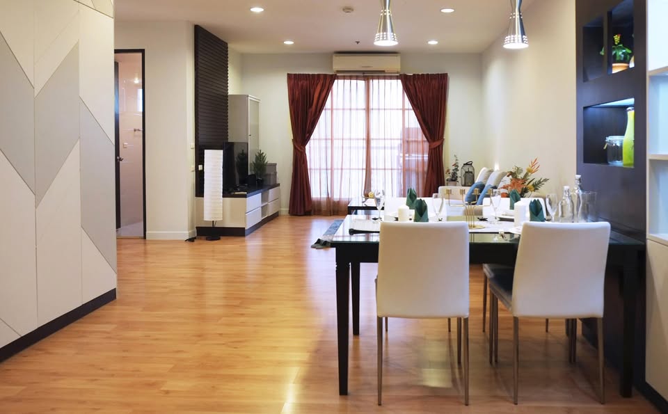 3-BR Condo at CitiSmart Sukhumvit 18, 120 sqm, Penthouse floor, near BTS Asok & MRT Sukhumvit. Rent: 75,000 THB/month. Fully furnished with modern amenities.