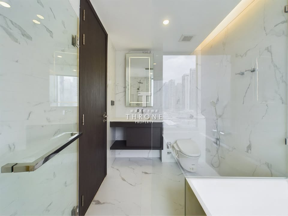 2-BR, 2-BTH, 76.72 sqm Condo for Rent at Siamese Exclusive Queens, 71,000 THB/month, Near Queen Sirikit MRT