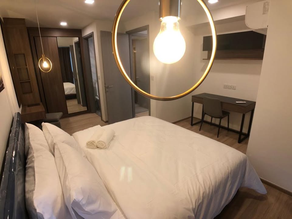 Rent a fully furnished 1-bedroom condo at Taka Haus, Ekkamai. 44 sqm, 5th floor, 21,800 THB/month. Modern amenities, close to BTS Ekkamai, Gateway Ekkamai