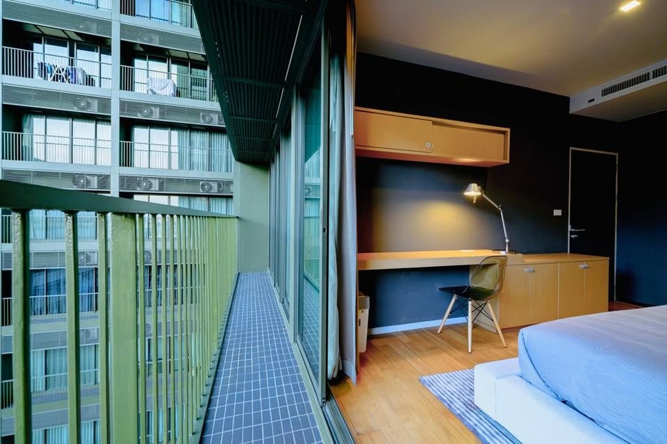 1-Bedroom 1-Bathroom 53 sqm Condo for Rent at Noble Solo, Near BTS Thong Lo, 30,000 THB/Month
