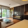 Spacious 2+1 bedroom condo for rent at Domus Sukhumvit 16/18. Prime location near BTS Asoke & MRT Sukhumvit, 167 sqm, fully furnished, THB 110,000/month.