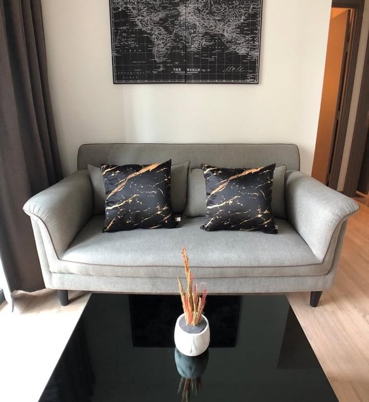 Rent a fully furnished 1-bedroom condo at Taka Haus, Ekkamai. 44 sqm, 5th floor, 21,800 THB/month. Modern amenities, close to BTS Ekkamai, Gateway Ekkamai