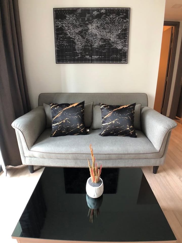 Rent a fully furnished 1-bedroom condo at Taka Haus, Ekkamai. 44 sqm, 5th floor, 21,800 THB/month. Modern amenities, close to BTS Ekkamai, Gateway Ekkamai