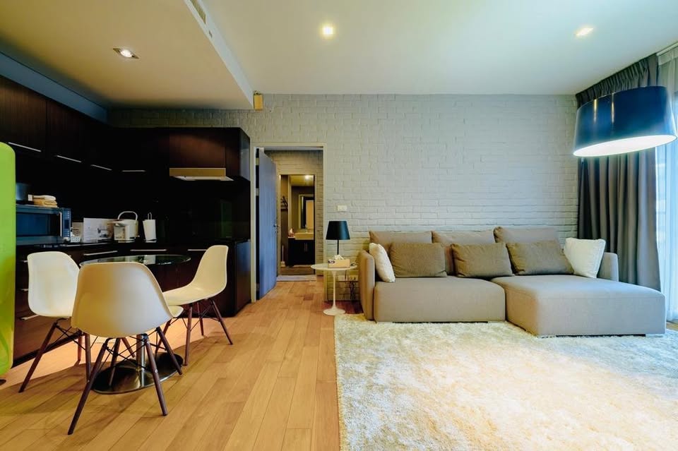 1-Bedroom 1-Bathroom 53 sqm Condo for Rent at Noble Solo, Near BTS Thong Lo, 30,000 THB/Month