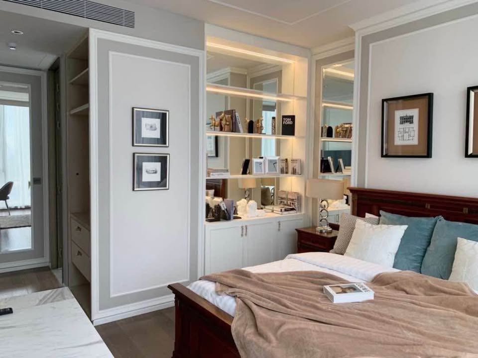 Luxurious 2-bedroom, 2-bathroom condo for sale at Kraam Sukhumvit 26. High floor, 110 sqm, fully furnished, breathtaking city views. Price: 32M THB.