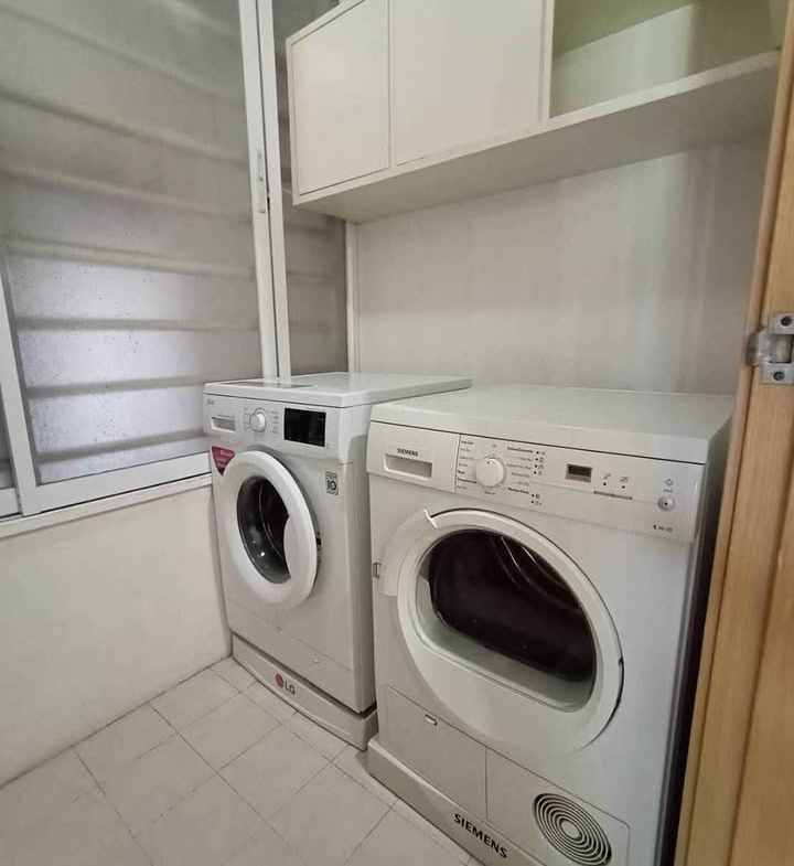 Spacious 2-Bedroom Condo for Rent at The Empire Place Sathorn. Fully furnished, 100 sqm, 7th floor. Prime location near BTS Chong Nonsi. Rent: 45,000 THB/month