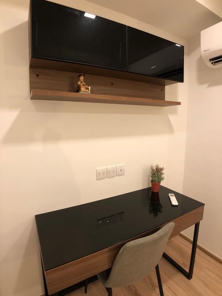Rent a fully furnished 1-bedroom condo at Taka Haus, Ekkamai. 44 sqm, 5th floor, 21,800 THB/month. Modern amenities, close to BTS Ekkamai, Gateway Ekkamai