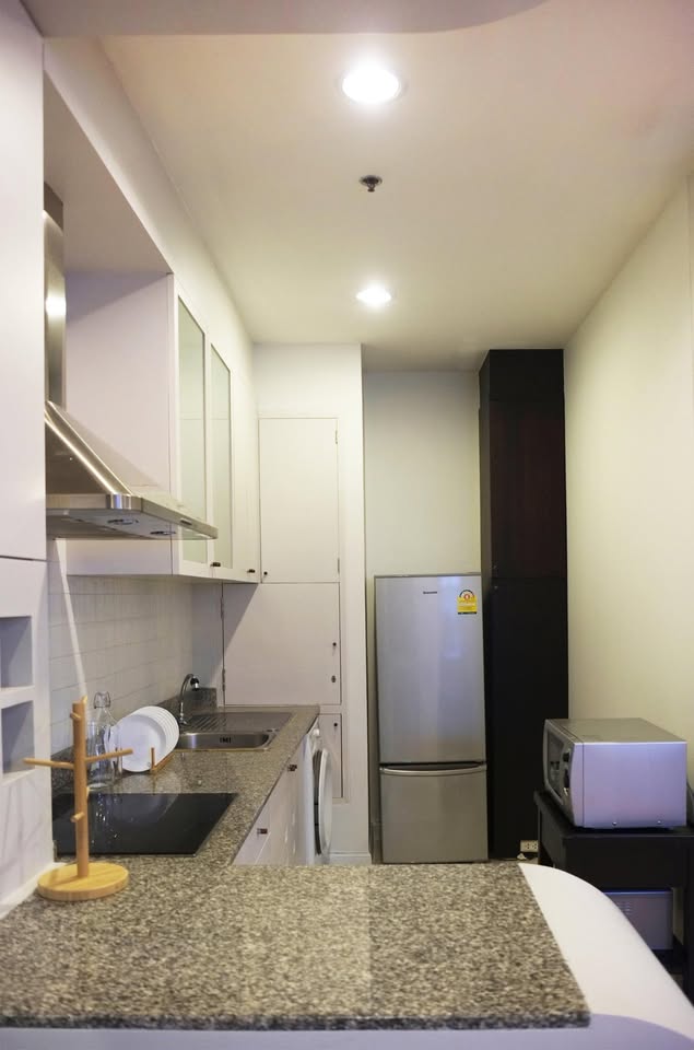 3-BR Condo at CitiSmart Sukhumvit 18, 120 sqm, Penthouse floor, near BTS Asok & MRT Sukhumvit. Rent: 75,000 THB/month. Fully furnished with modern amenities.