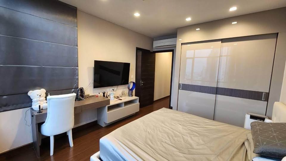 Modern 2-bedrooms, 2-bathrooms condo at Ivy Ampio, 82 sqm, near MRT Cultural Center. Rent 60K/month or Sale 17M. Fully furnished, east-facing views.