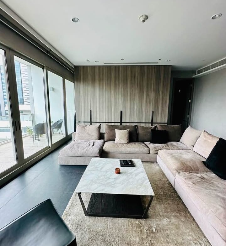 Luxury 2-Bedroom 2-Bathroom condo at 185 Rajadamri, 135 sqm, 155,000 THB/month. Prime location near BTS Rajadamri, shopping, and dining.