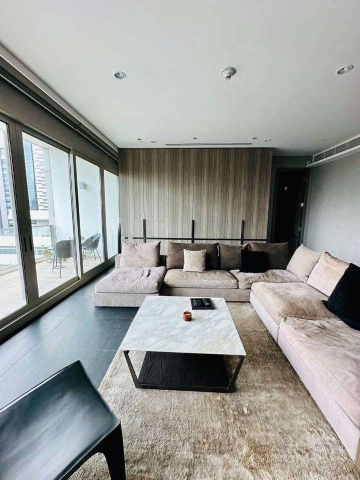 Luxury 2-Bedroom 2-Bathroom condo at 185 Rajadamri, 135 sqm, 155,000 THB/month. Prime location near BTS Rajadamri, shopping, and dining.