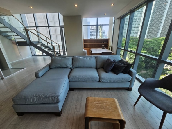 Luxurious 2-bedroom condo for rent at The Room Sukhumvit 21. Spacious 125sqm unit with premium furnishings, near BTS Asoke & Terminal 21. Rent: THB 75,000/month