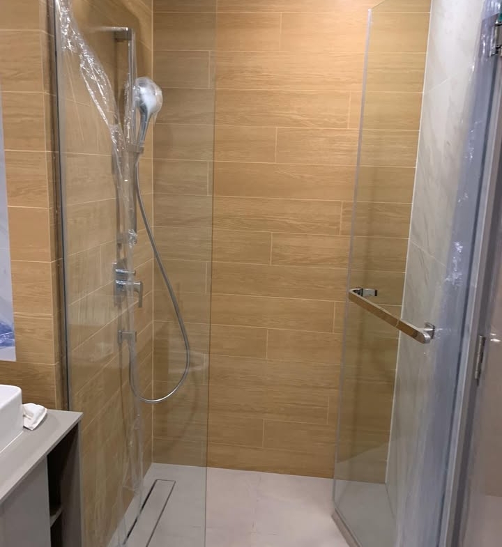 Rent a fully furnished 1-bedroom condo at Taka Haus, Ekkamai. 44 sqm, 5th floor, 21,800 THB/month. Modern amenities, close to BTS Ekkamai, Gateway Ekkamai