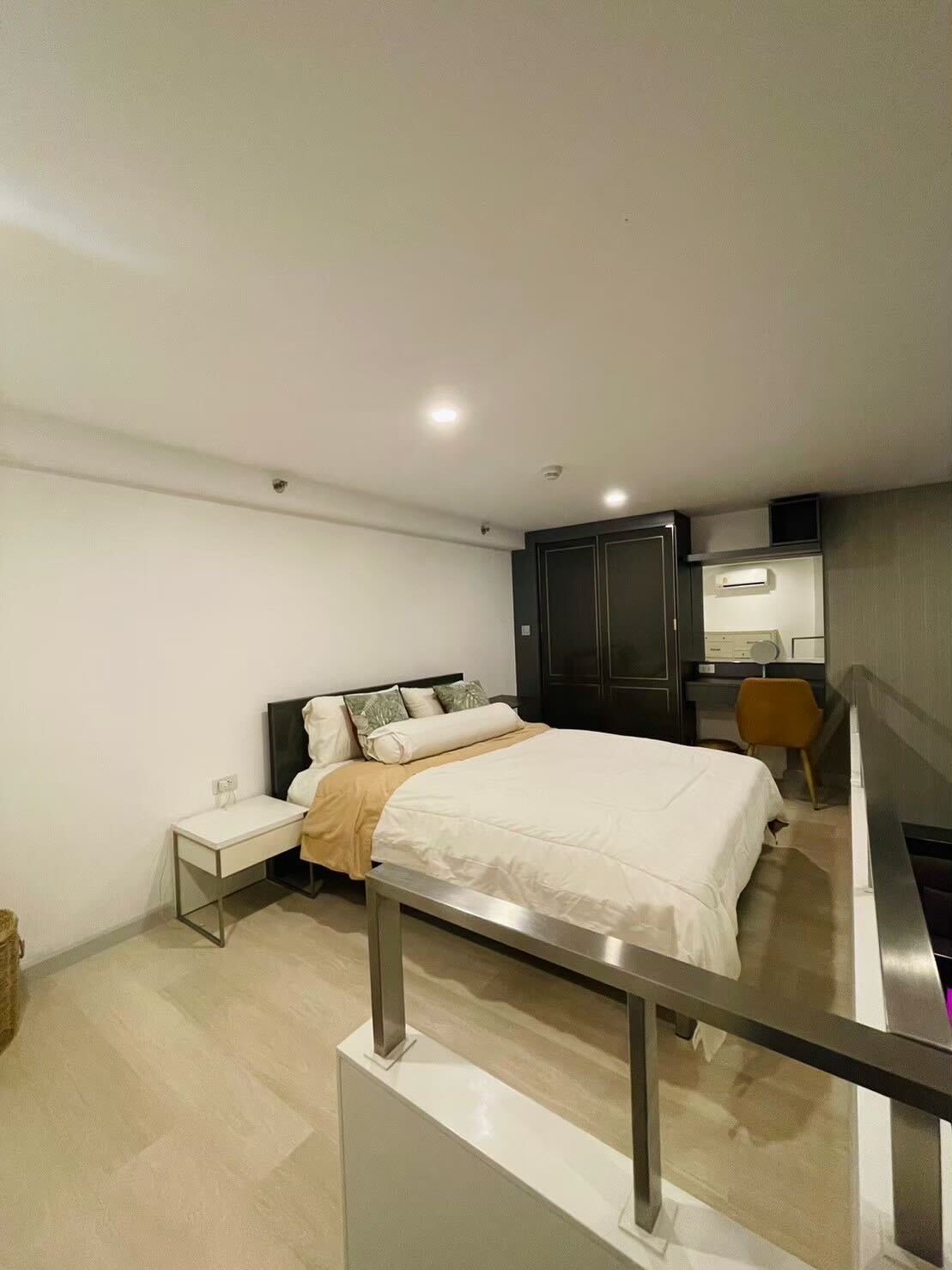 Spacious 2-bed, 2-bath condo at Supreme Ville, 118.25 sqm, for rent at 60,000 THB/month. Prime location near Lumphini MRT. Fully furnished.