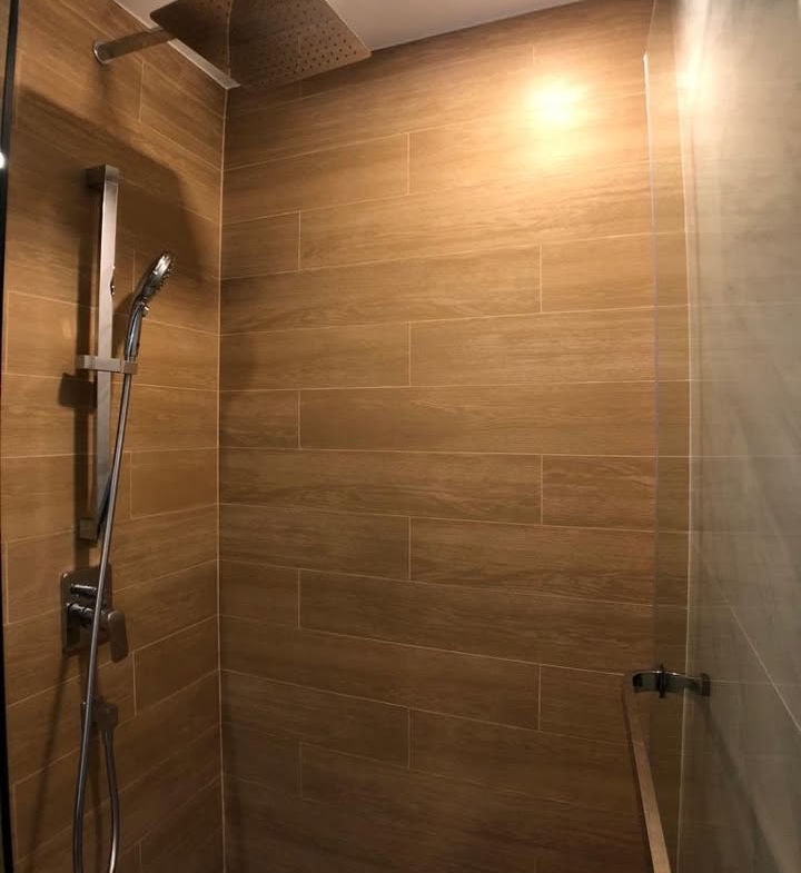 Rent a fully furnished 1-bedroom condo at Taka Haus, Ekkamai. 44 sqm, 5th floor, 21,800 THB/month. Modern amenities, close to BTS Ekkamai, Gateway Ekkamai