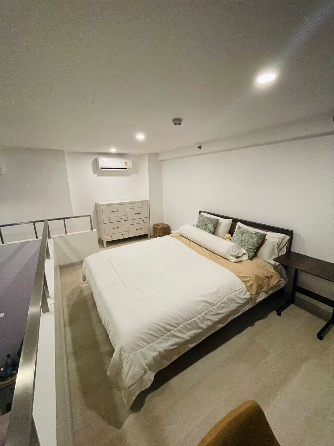 Spacious 2-bed, 2-bath condo at Supreme Ville, 118.25 sqm, for rent at 60,000 THB/month. Prime location near Lumphini MRT. Fully furnished.