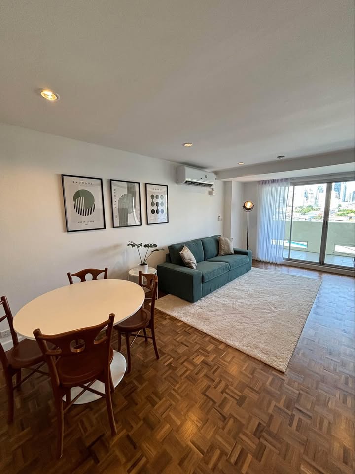 Discover a 1-bedroom condo for sale at Baan Sukhumvit, 800 m from BTS Thong Lor. Fully furnished offering 2 balconies and 60 sqm of luxury living for THB 4.8M