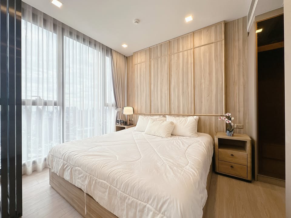 Stylish 1-bedroom condo for rent at One9Five Asoke. Fully furnished, 36 sqm, near MRT Rama 9 and Central Rama 9. Luxurious living at 36,000 THB/month!