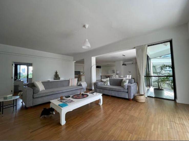 Spacious 3-bed, 2-bath, 287 sqm condo in Sukhumvit. Rent for 80,000 THB/month. Pet-friendly, near BTS Thonglor, Villa Market & TOPS Thonglor. Quiet, green views.