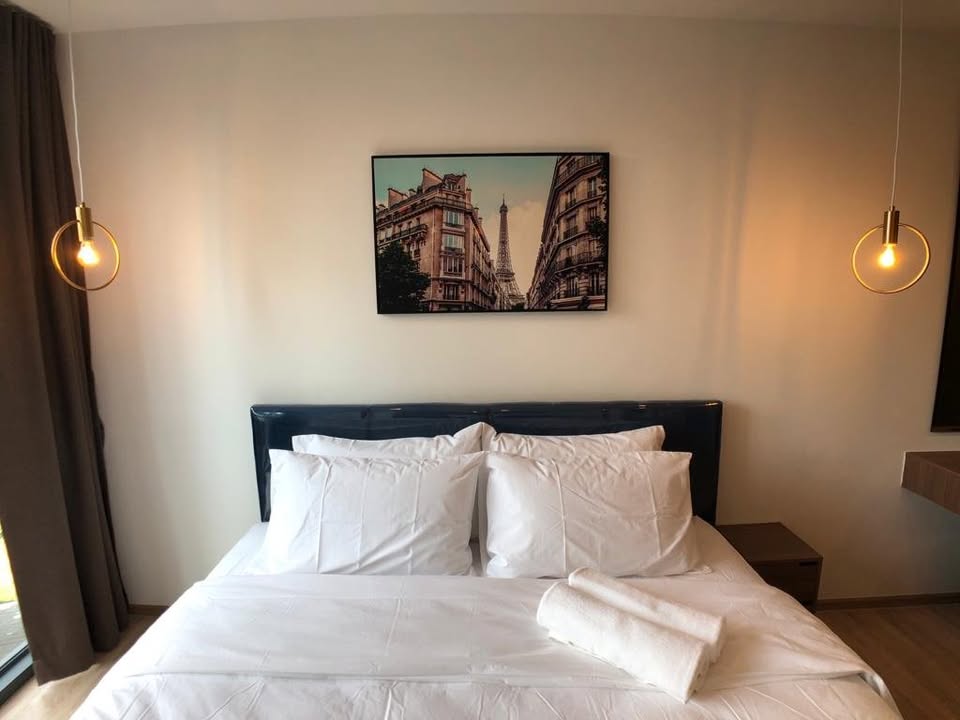 Rent a fully furnished 1-bedroom condo at Taka Haus, Ekkamai. 44 sqm, 5th floor, 21,800 THB/month. Modern amenities, close to BTS Ekkamai, Gateway Ekkamai