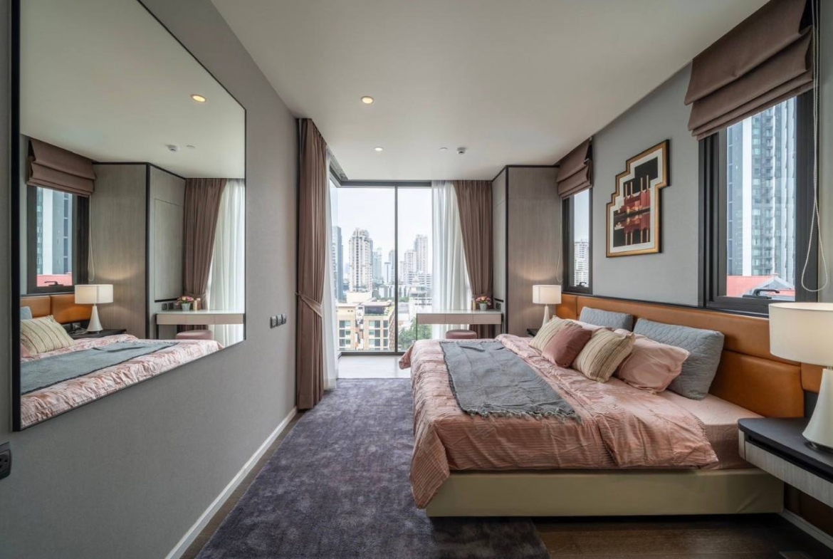 2-bed, 2-bath condo at MUNIQ Sukhumvit 23, 86 sqm. Rent for 95K/month, sale for 22M THB. Fully furnished, near BTS Asok.