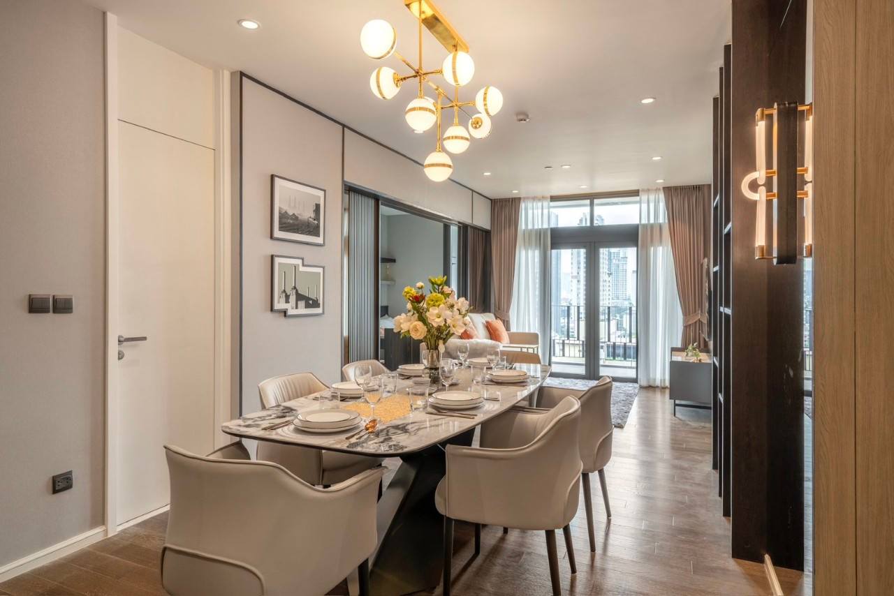 2-bed, 2-bath condo at MUNIQ Sukhumvit 23, 86 sqm. Rent for 95K/month, sale for 22M THB. Fully furnished, near BTS Asok.
