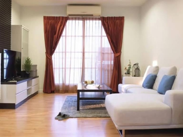 Luxury 3-Bedroom, 3-Bathroom condo at CitiSmart Sukhumvit 18, 120 sqm, fully furnished, near BTS Asoke, for rent at 70K THB/month. Move-in ready.